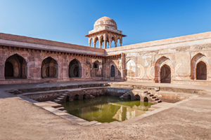 About-Baz-Bahadur-Palace