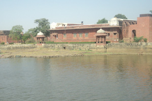 Khanpur Mahal & Talab-e-Shahi